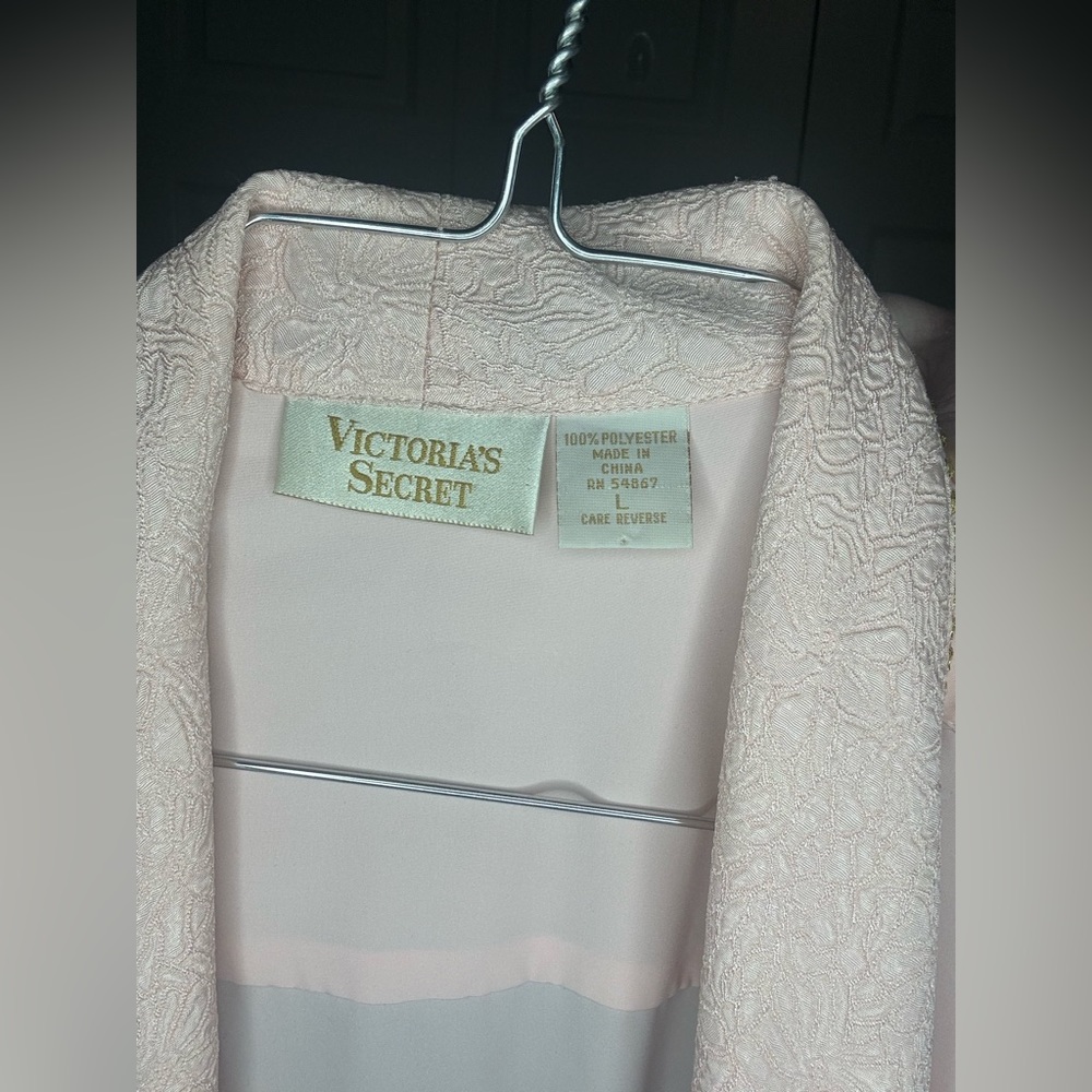 38. Vintage Victoria’s Secret Gold Label Robe - Picture 4 of 5